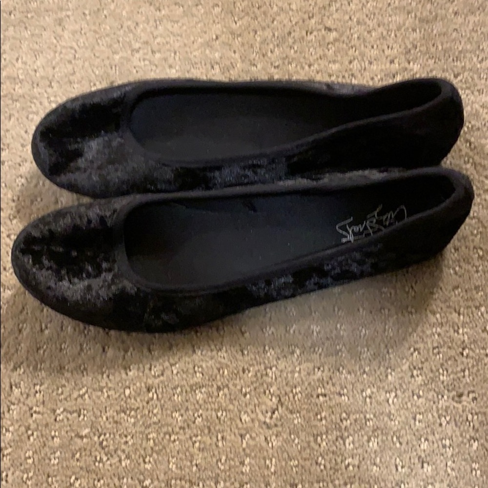 Velvet flats